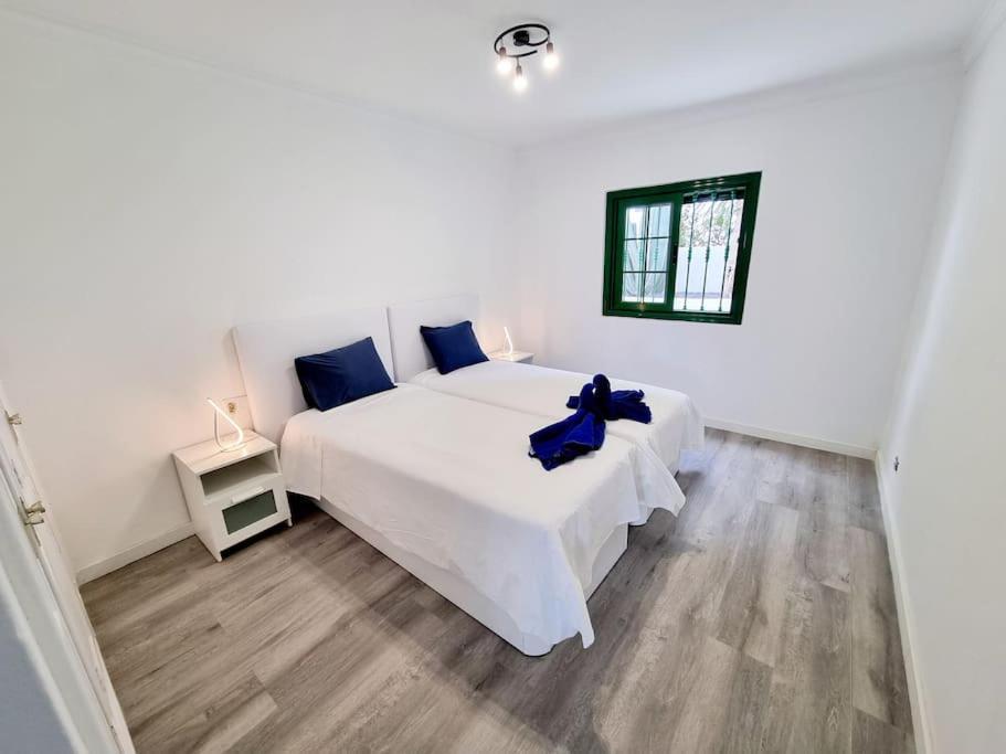 Апартаменти Playa Bastian First Line Of The Sea Коста-Тегісе Екстер'єр фото